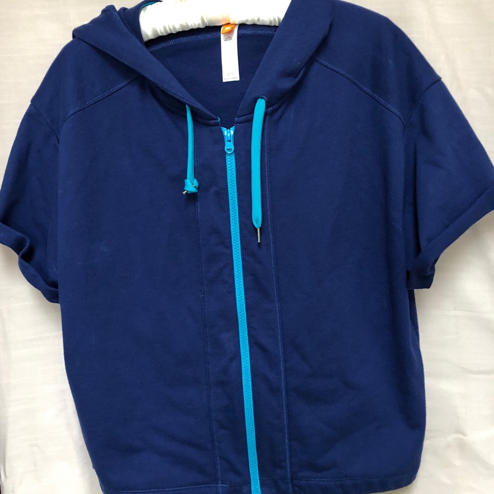 Lucy short sleeved hoodie M